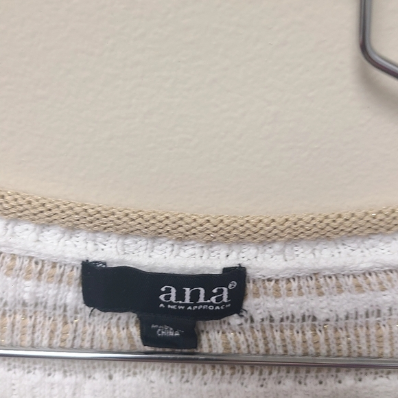 Ana Sweater size L - Picture 3 of 4